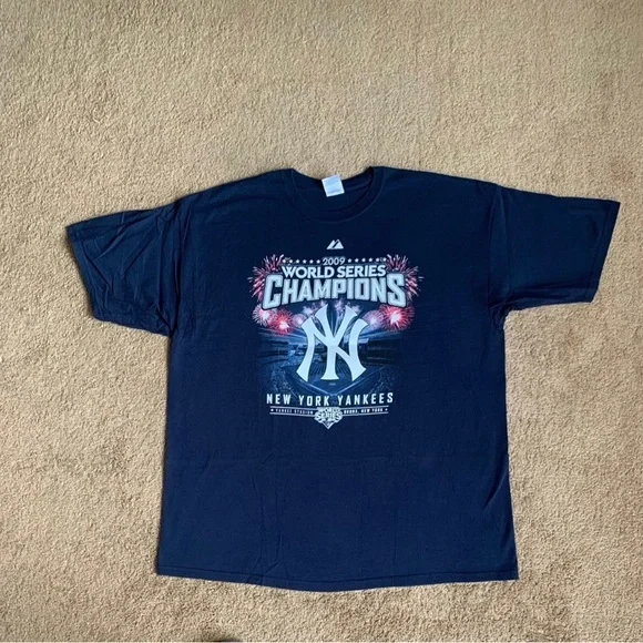 New York Yankees Champion T-Shirt - Picture 4 of 6